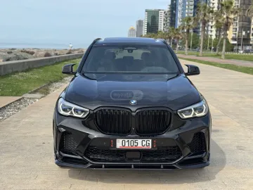 2019 BMW M50i