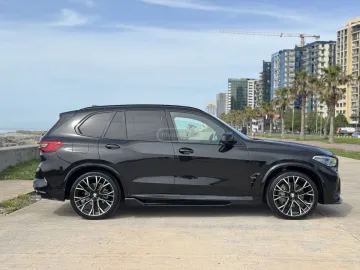 2019 BMW M50i