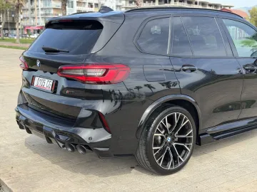 2019 BMW M50i