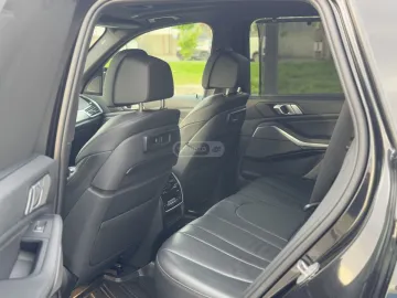 2019 BMW M50i