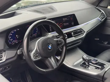 2019 BMW M50i