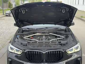 2019 BMW M50i