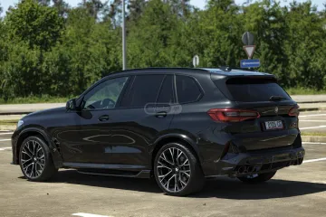 2019 BMW M50i