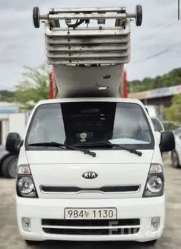 2013 KIA BONGO